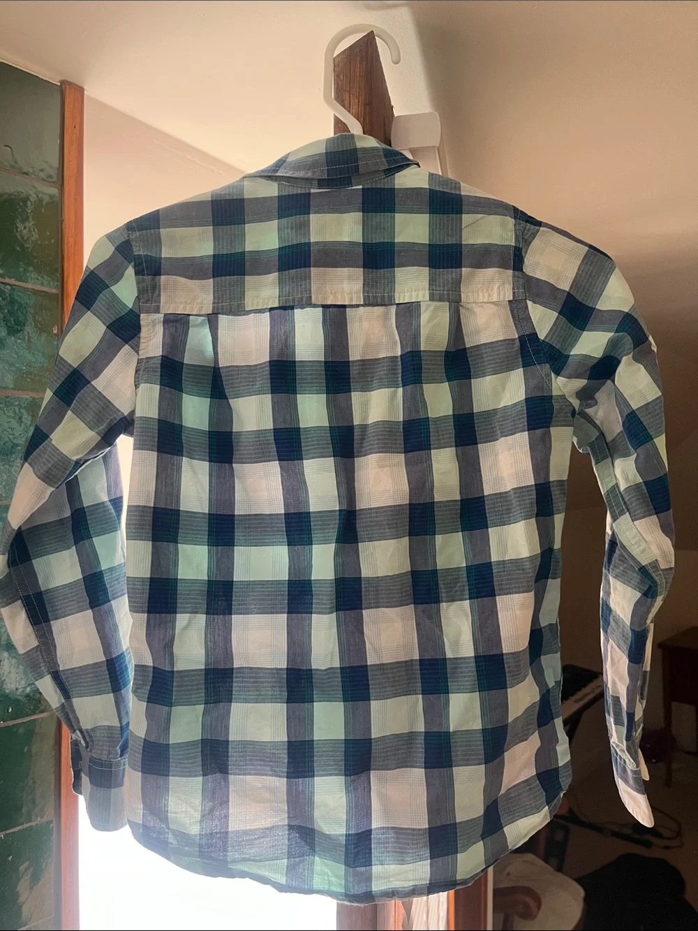 The Children's Place Blue & Green Plaid Button-Down Shirt, size 7/8